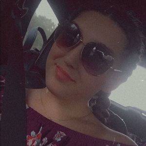 Meet your Posher, Ansley